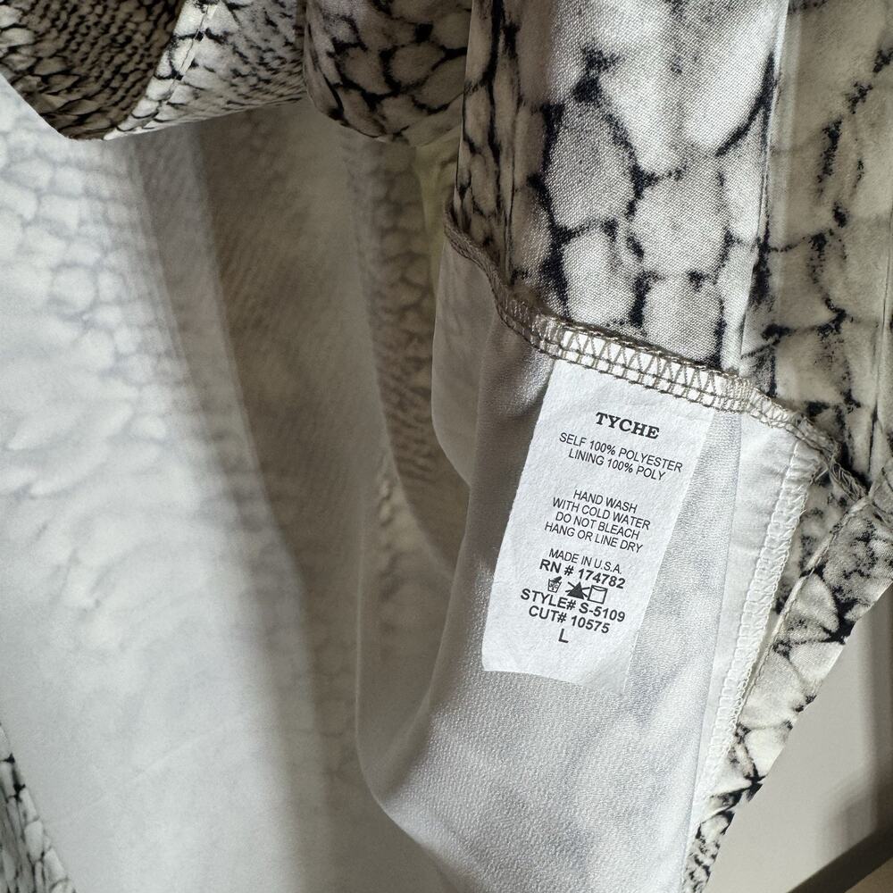 Vici Wrap Long Skirt Gray Black Cream Animal Snake Print Size Large Midi - Picture 9 of 10